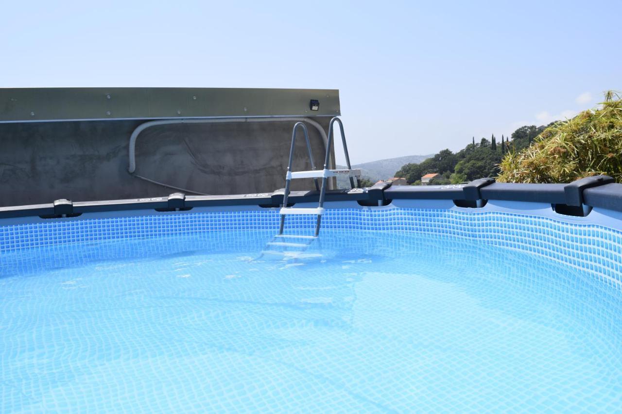 מליני Veritas Apartments מראה חיצוני תמונה